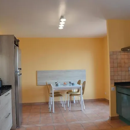 Vila 5 Pieces 8 Couchages Sur Bn000-a03 *