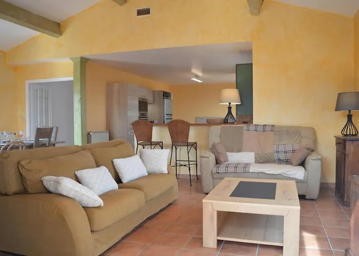 5 Pieces 8 Couchages Sur Bn000-a03 Villa *